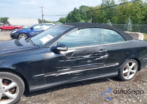 2004 Mercedes-Benz Clk 320 z USA, uszkodzony, nr VIN WDBTK65G44T019525